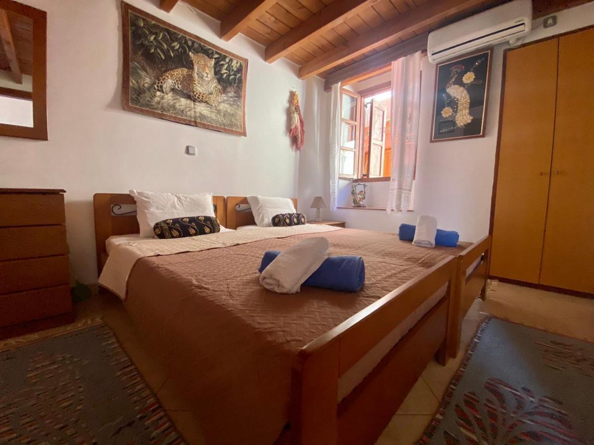 Villa Afroditi Chalki Town Екстер'єр фото